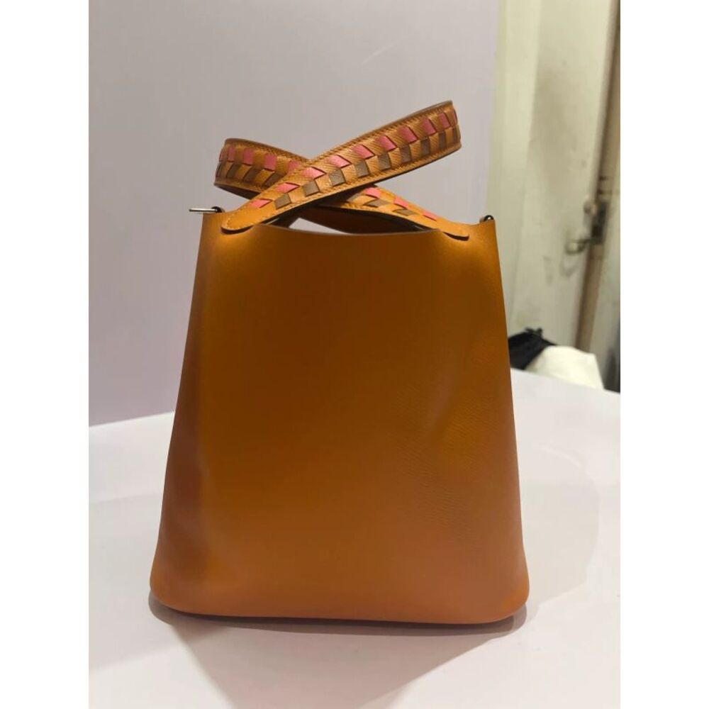 Hermès Women Pre-Loved Bag Very Good Condition